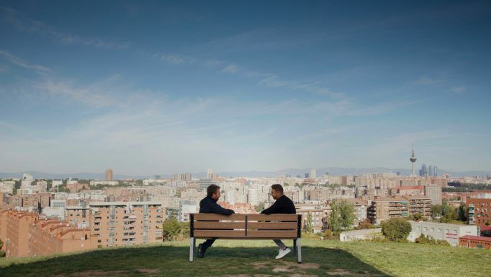 Pablo Motos y Joaquín en la grabación de 'Joaquín el novato' desde el parque Pío Felipe