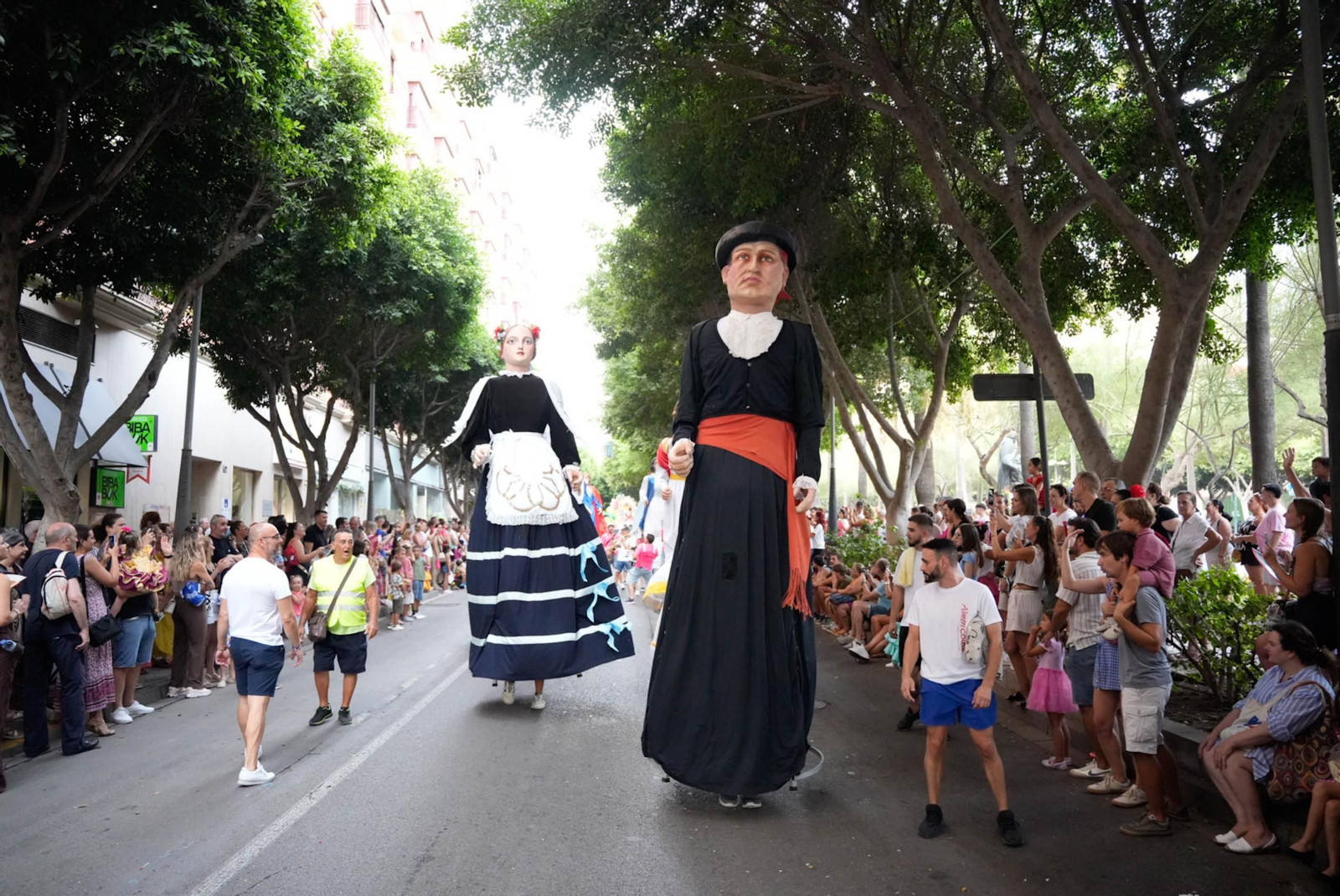 Así se ha vivido la Batalla de Flores en la Feria de Almería