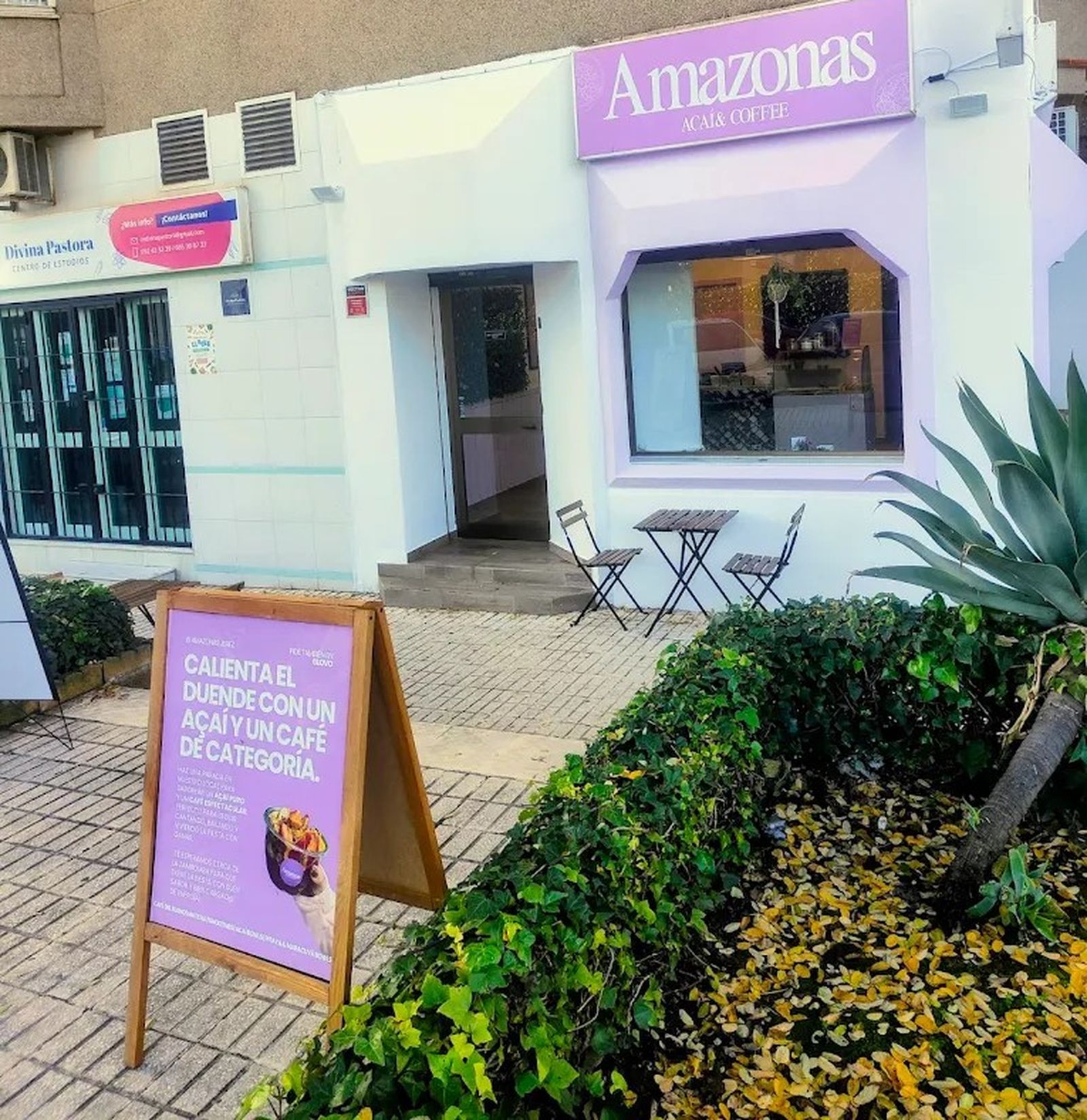 Fachada de Amazonas, en Divina Pastora (Jerez).