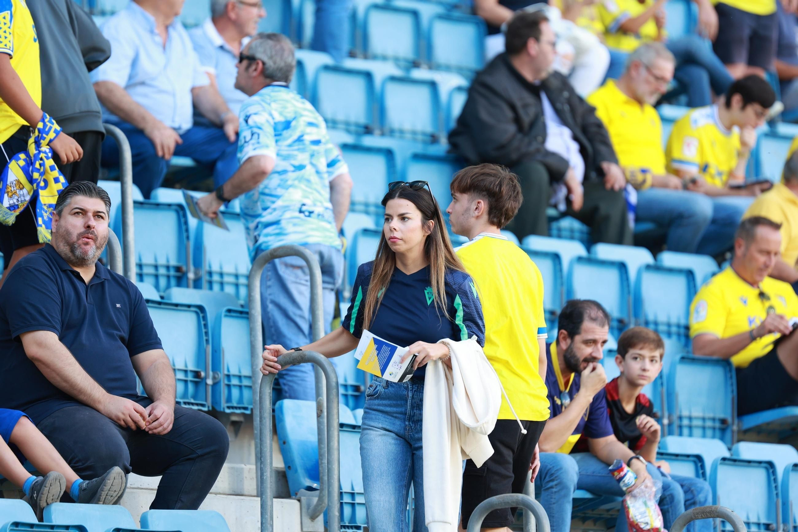 Búscate entre las fotos del partido de fútbol Cádiz CF - CD Eldense