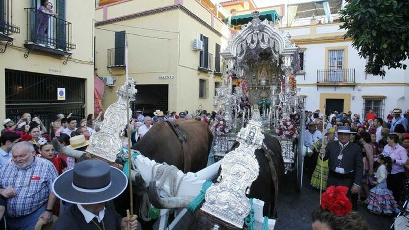 Salida del Simpecado del Rocío de la Macarena