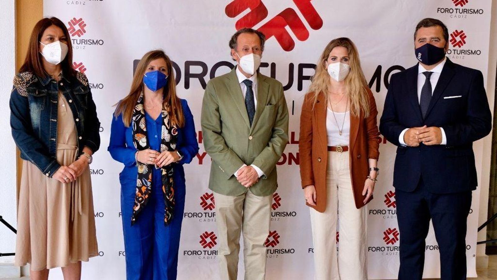 Representantes políticos y de la organización del V Foro Turismo Cádiz