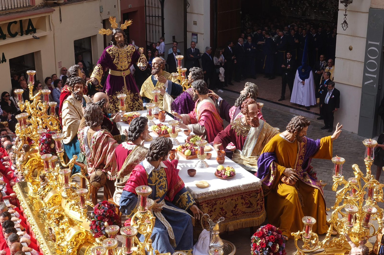 La Sagrada Cena en el Jueves Santo de Málaga, en fotos