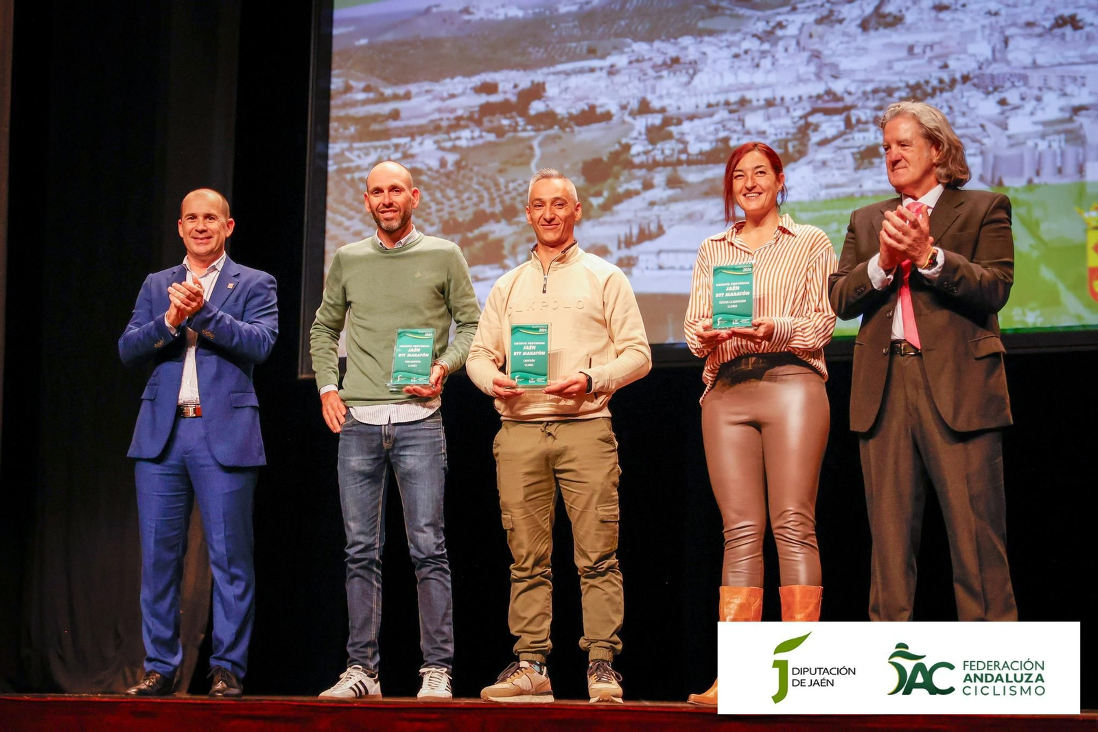 Fiesta fin de temporada del ciclismo jiennense en Martos, en imágenes