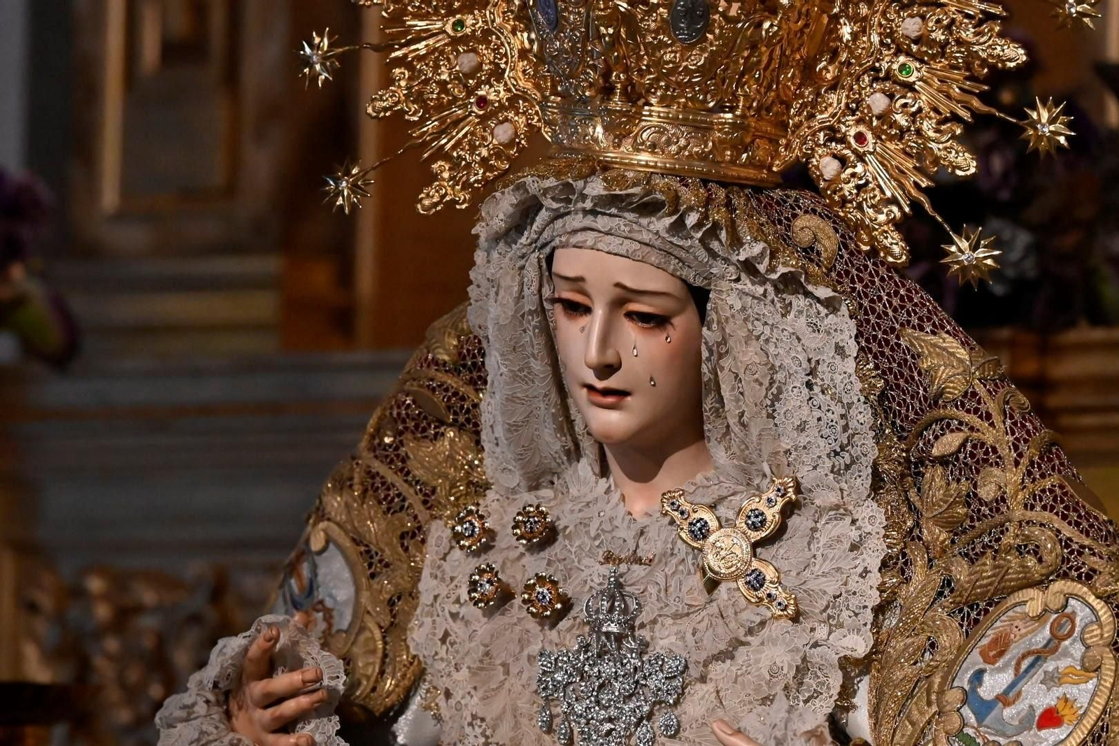 Las mejores fotos de la veneración de la Virgen de la Piedad de Córdoba tras su restauración Las mejores fotos de la veneración de la Virgen de la Piedad de Córdoba tras su restauración