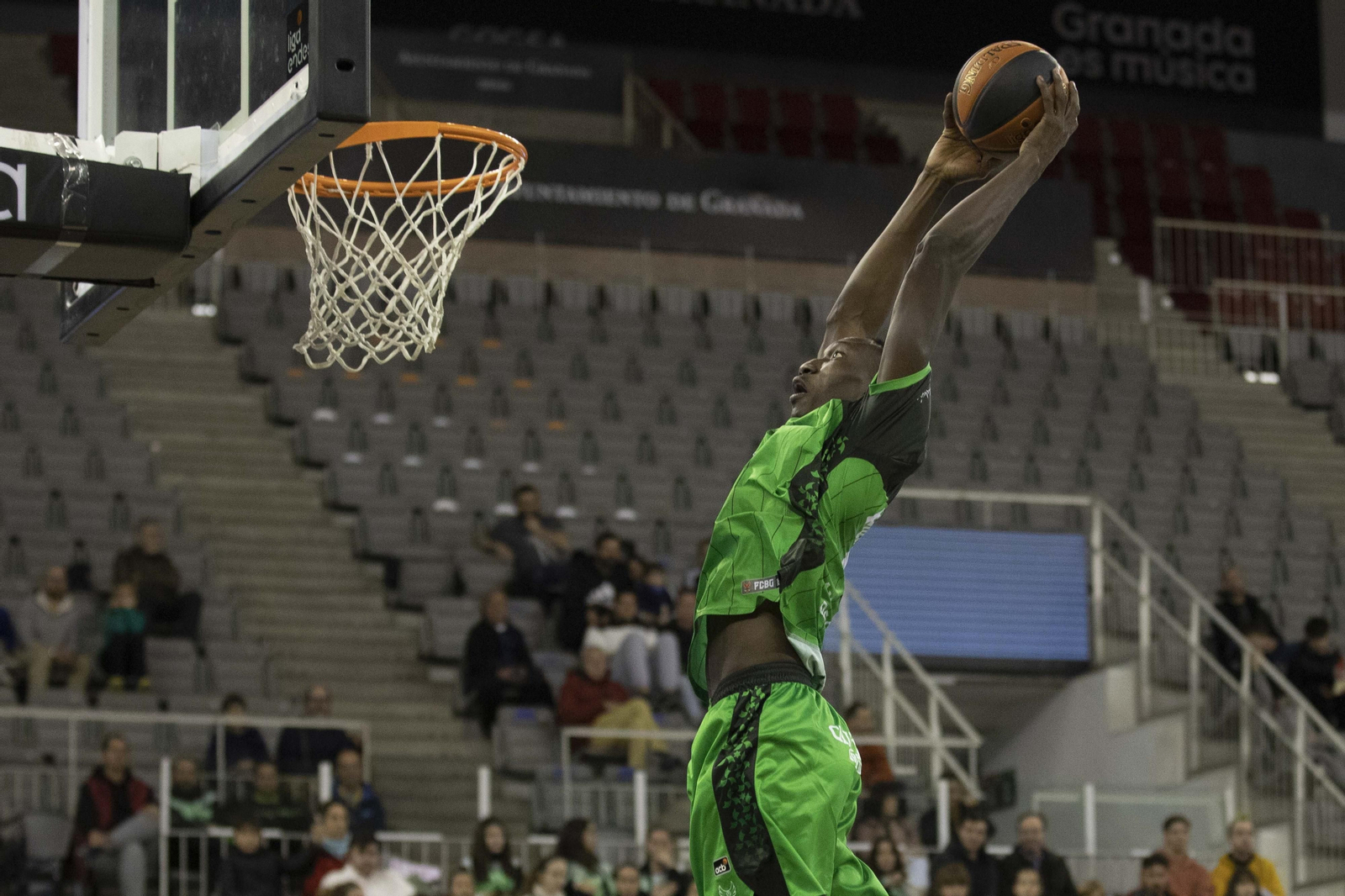 Las imágenes del primer Fénix Game del Covirán Granada