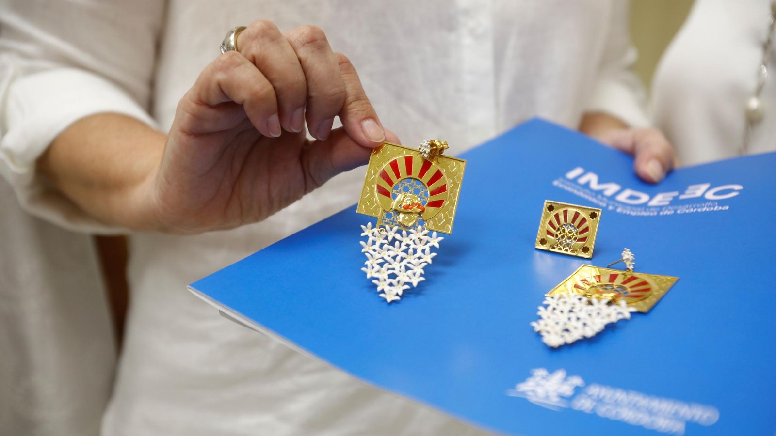 Pendientes inspiradas en Medina Azahara, joya ganadora.