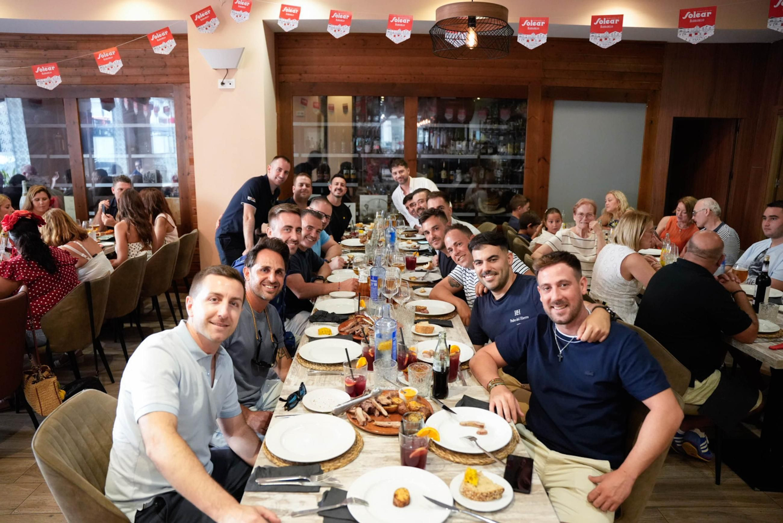 Los almerienses disfrutan del martes en la Feria del Mediodía