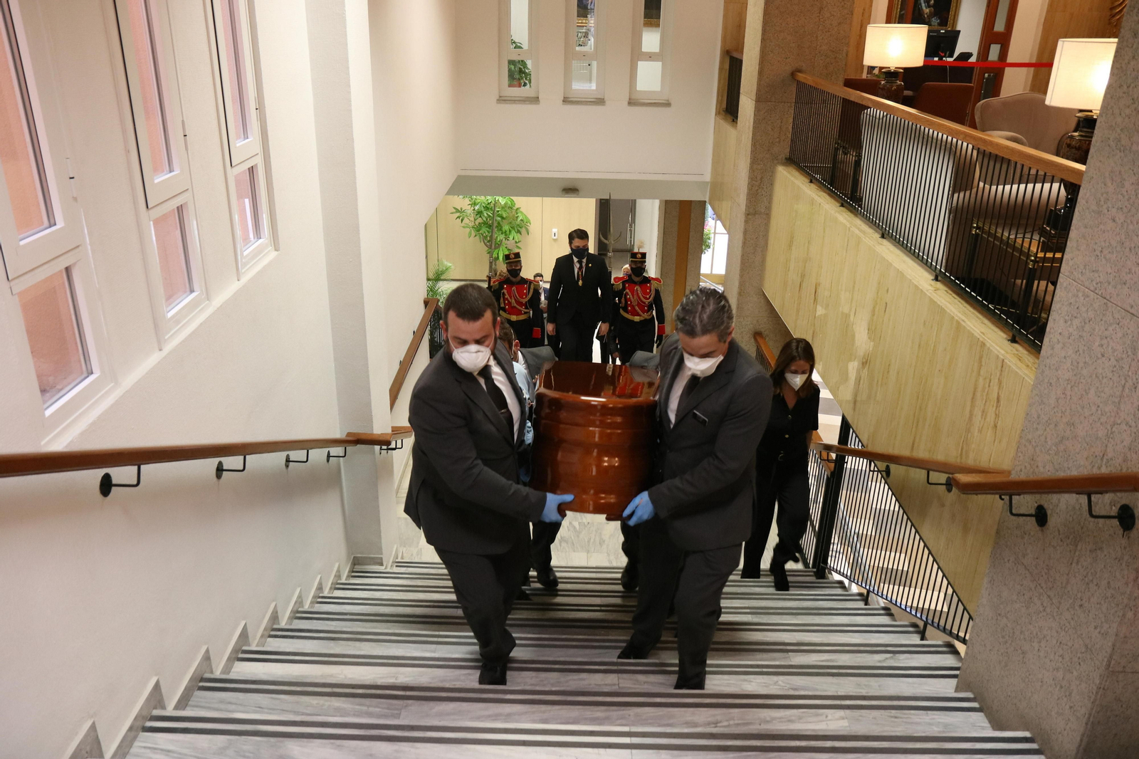 Las fotos de la capilla ardiente de Julio Anguita