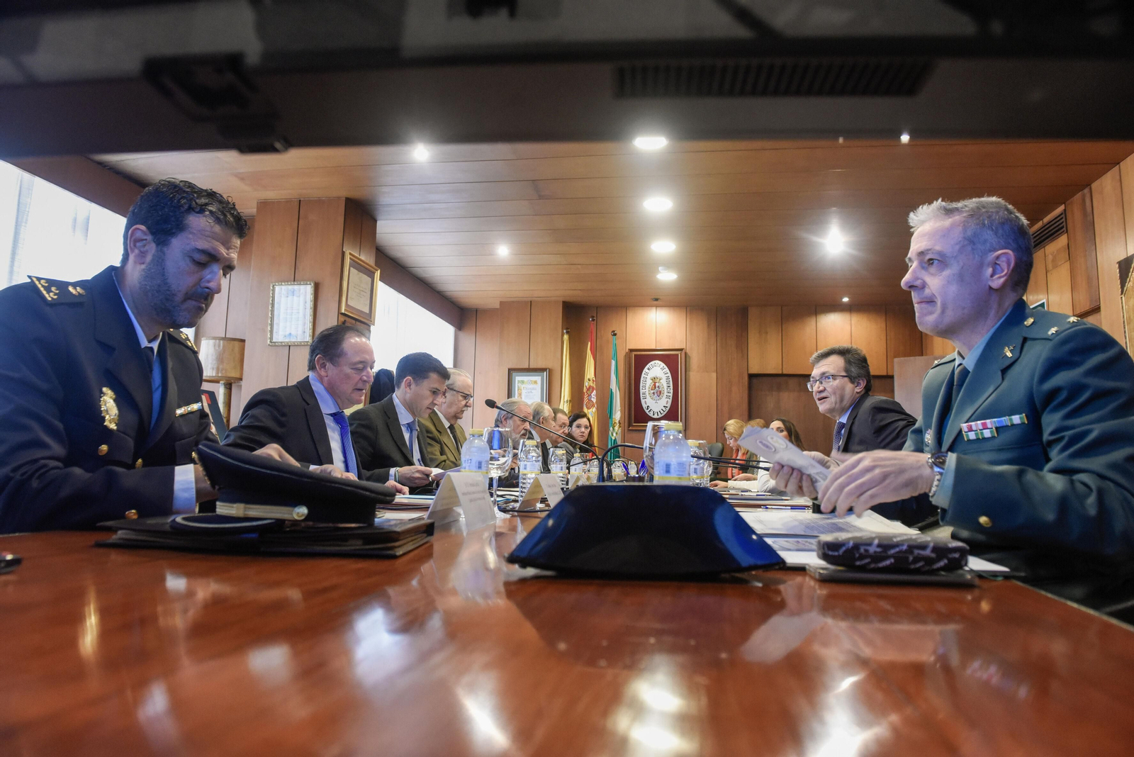 Los integrantes de la mesa de trabajo celebrada en el Colegio de Médicos de Sevilla con motivo del Día Mundial de las Agresiones a Sanitarios.