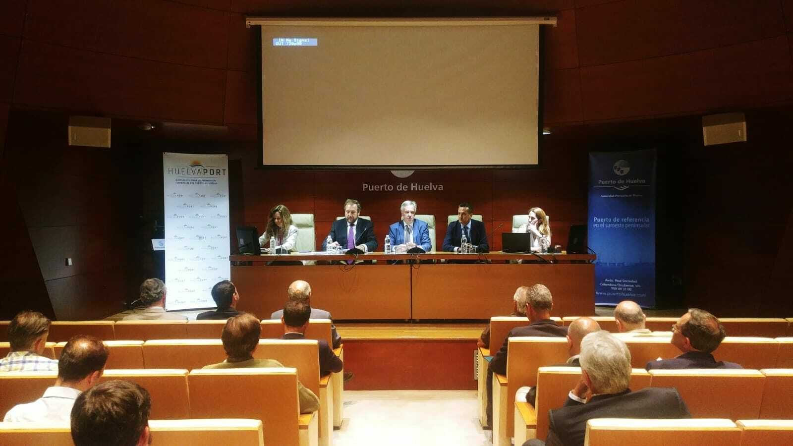 La junta directiva de HuelvaPort contó con la presencia de más de 25 de sus miembros.