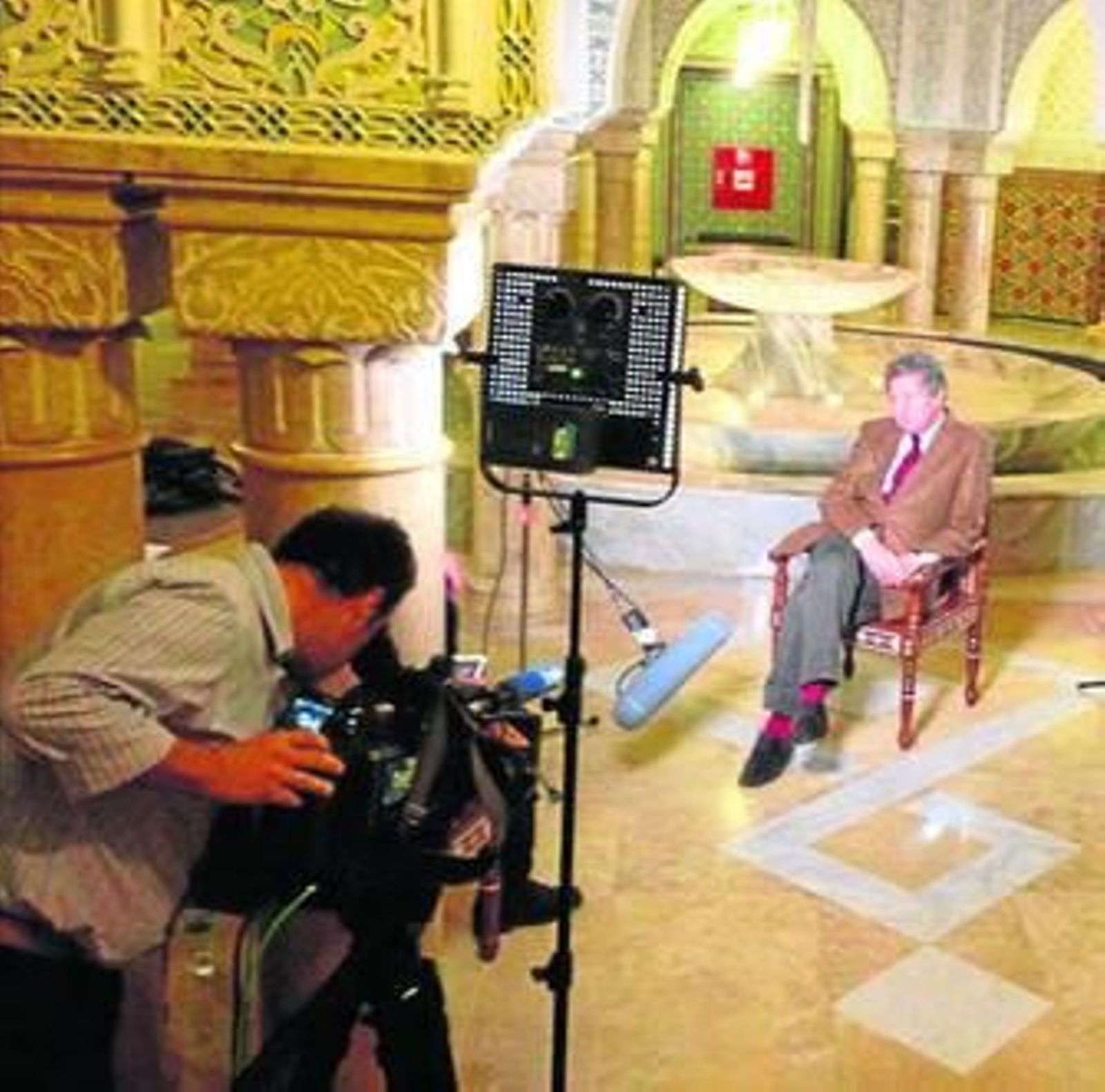 El politólogo Samir Naïr, durante la grabación del especial.