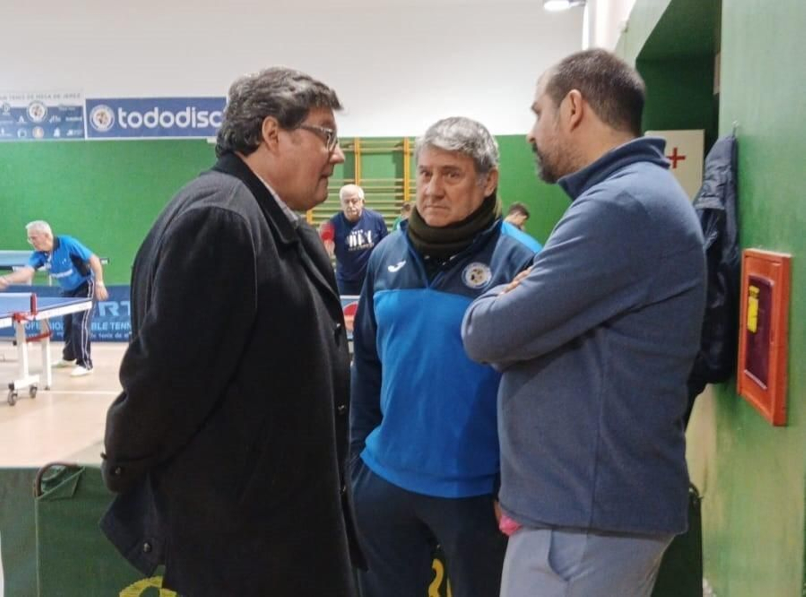 José Ángel Aparicio, delegado de Deportes, visitó las instalaciones del CTM Jerez en Pío XII.