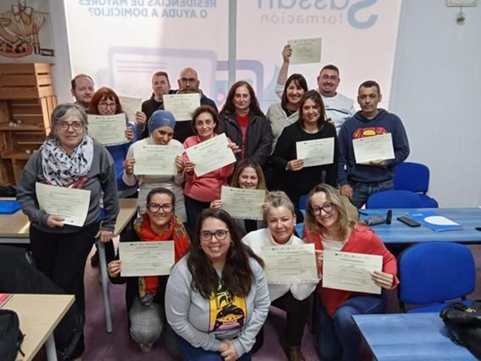 Foto de finalización de los Cursos Talento +45.