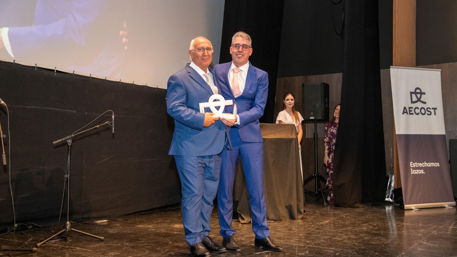 Uno de los galardonados ha sido Ignacio López, patrón de la Cofradía de Pescadores