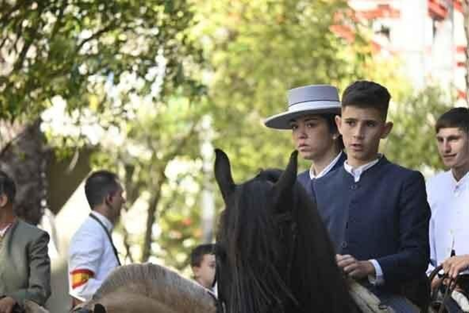 Las mejores imágenes de los peregrinos en la salida de Emigrantes