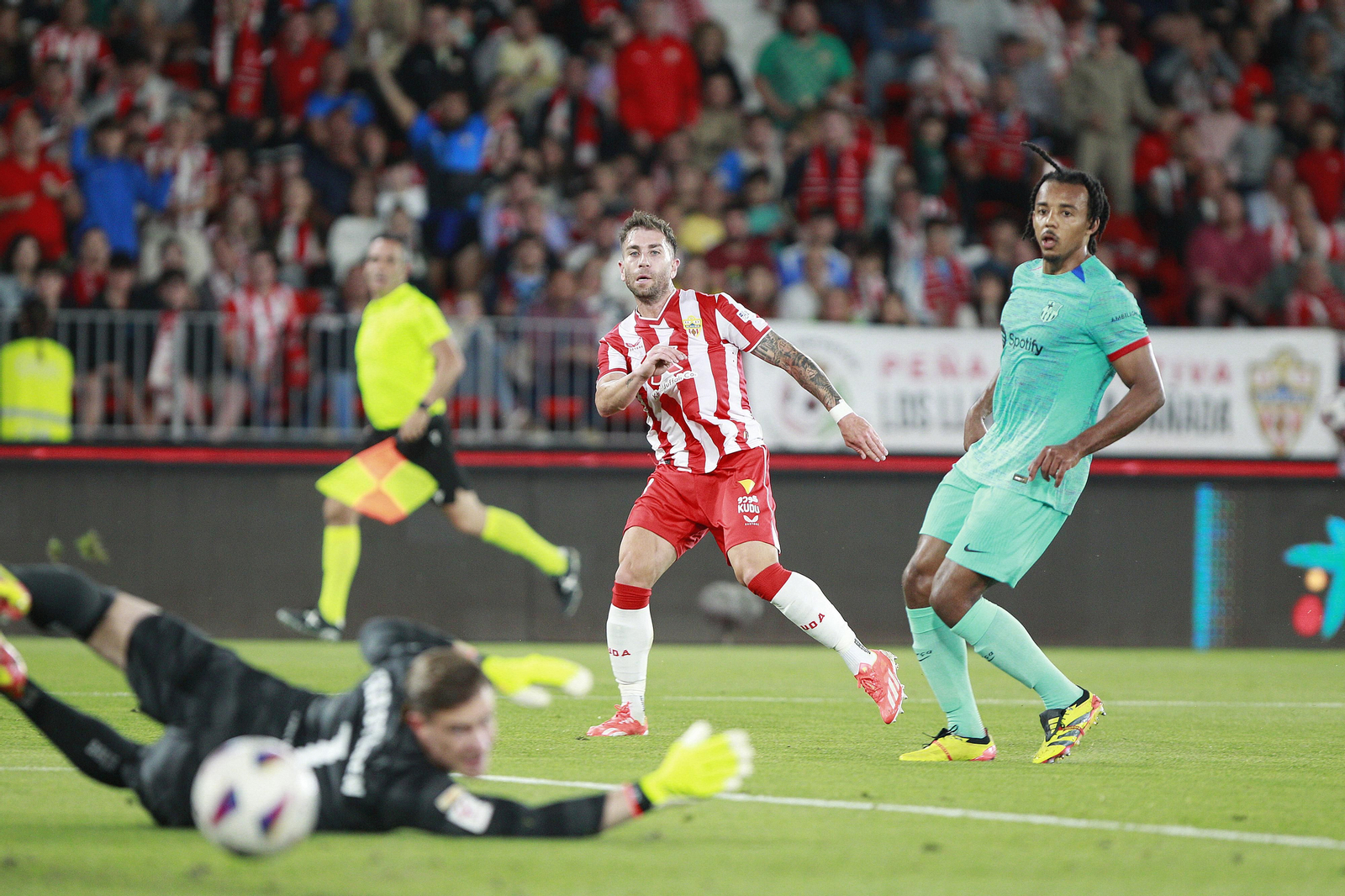 Las mejores imágenes del partido U.D. Almería-F.C. Barcelona