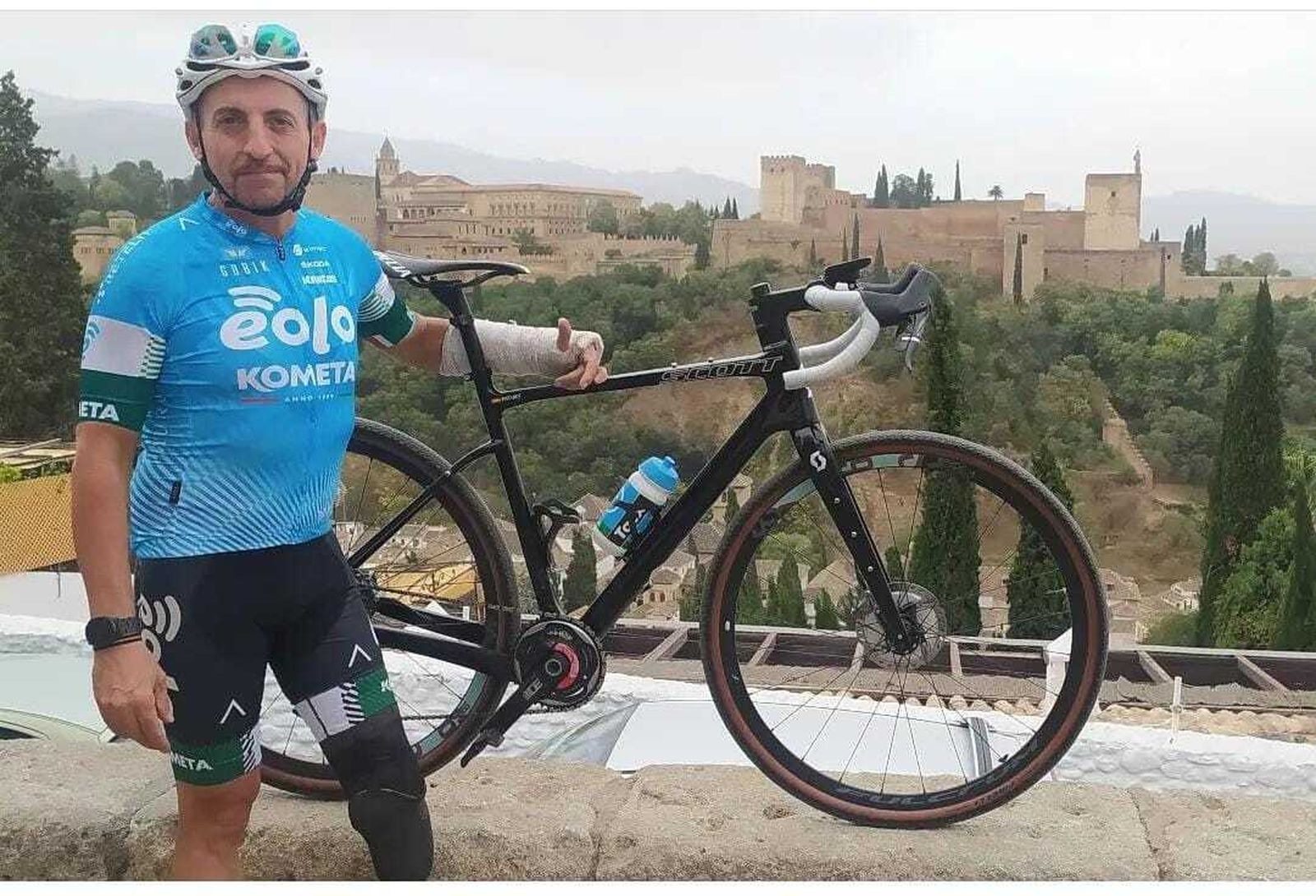 El ciclista granadino, José Manuel Dosdad Farell se prepara para una aventura inolvidable.
