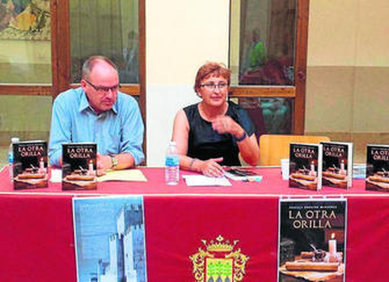 Araceli Sobrino acompañada por el concejal Dietmar Roth.