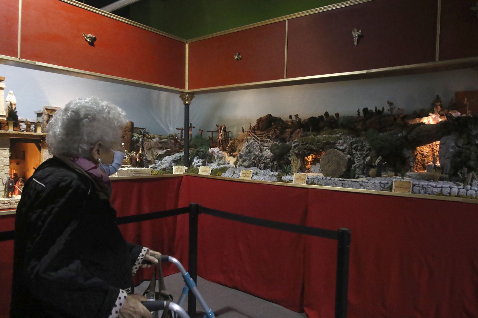 Un recorrido en fotografías por el belén pasionista del centro comercial Zoco de Córdoba