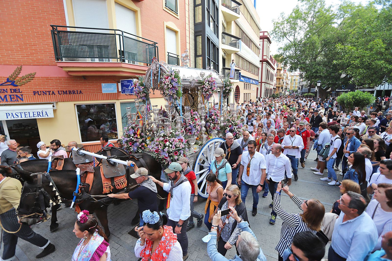 El Rocío 2023: Imágenes de los peregrinos de la Hermandad de Emigrantes