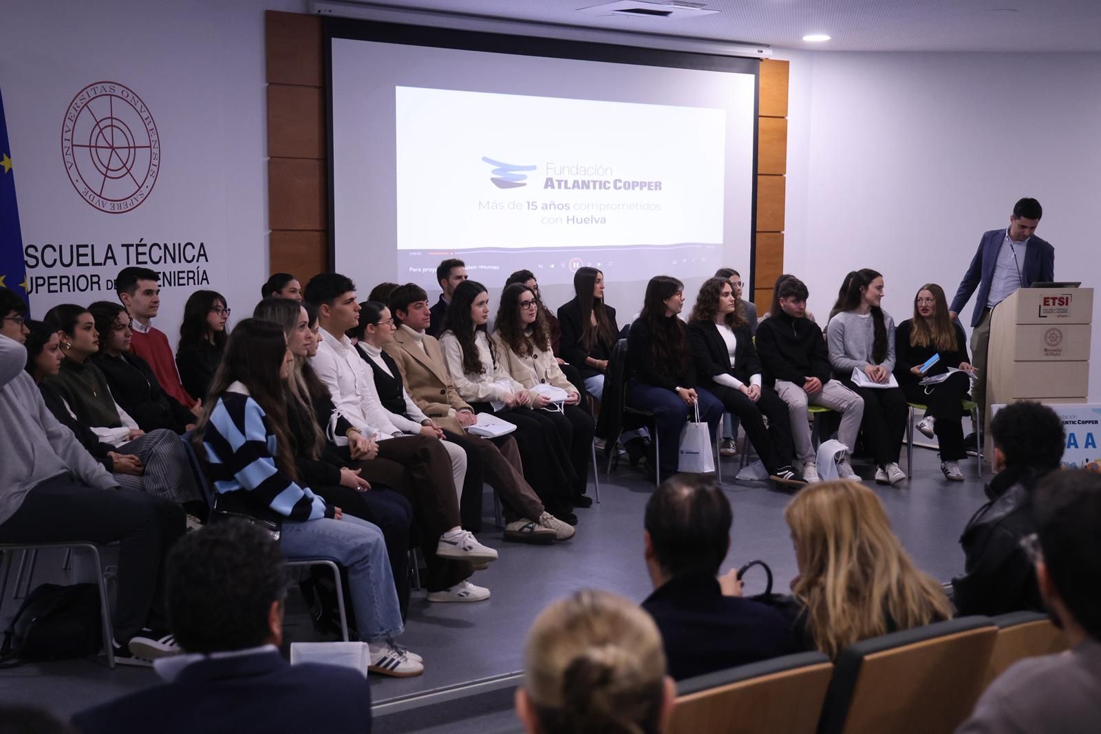 Alumnos becados por la Fundación Atlantic Copper este 2026