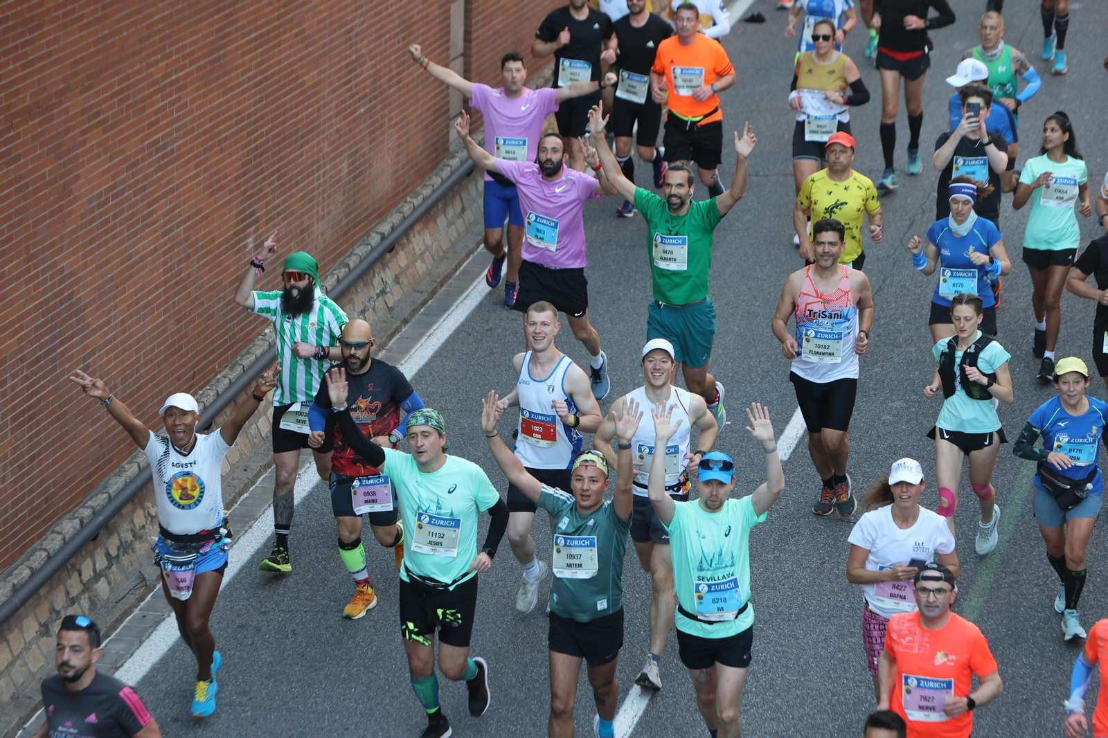 Búscate en la Zurich maratón de Sevilla
