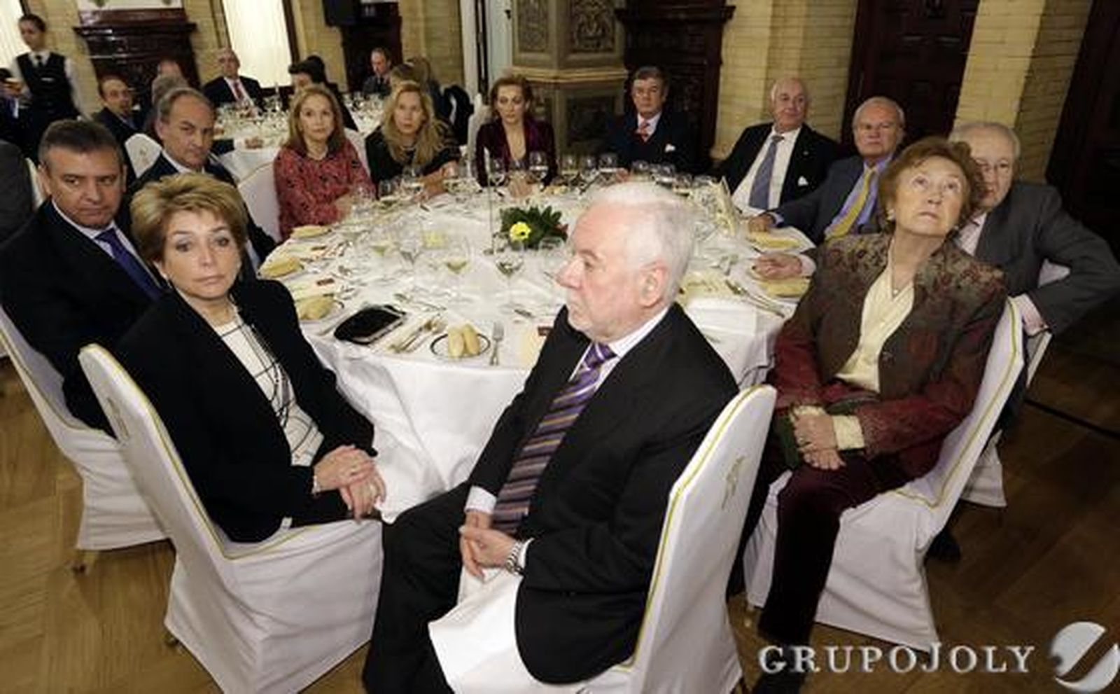 María Martín, Francisco Arteaga, Gabriel Pérez Alcalá, Inmaculada Romero, Inmaculada Millán, Mª del Mar Núñez, Pedro Álvarez, Juan Ramón Guillén, Manuel Guillén, Luis Alarcón de la Oliva, Eloísa Cabrera y Francisco Rodríguez./ Antonio Pizarro/Juan Carlos Vázquez/ Juan Carlos Muñoz/Belén Vargas