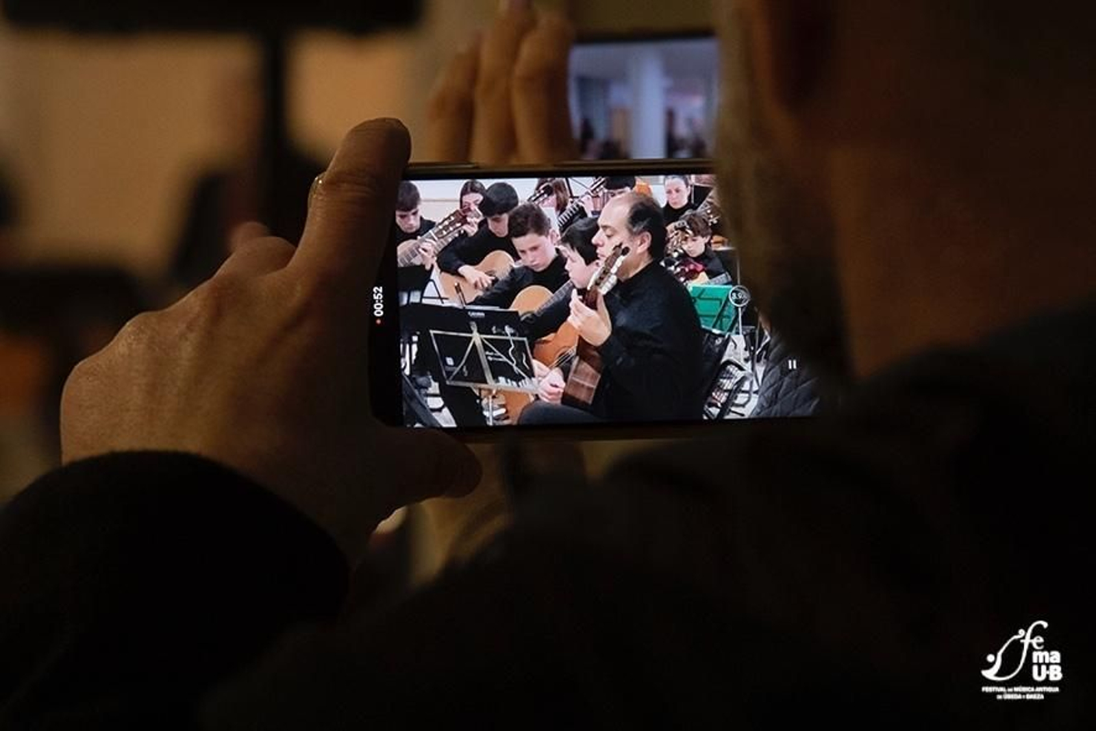 Como es habitual, siempre hay móviles en ristre para tener un recuerdo de los conciertos.