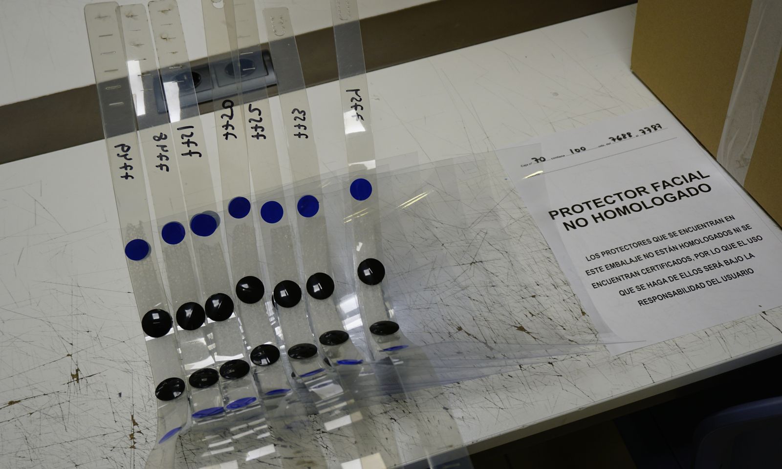 Coronavirus en Sevilla: El Fablab de la Escuela de Arquitectos fabrica mil mascarillas al día.