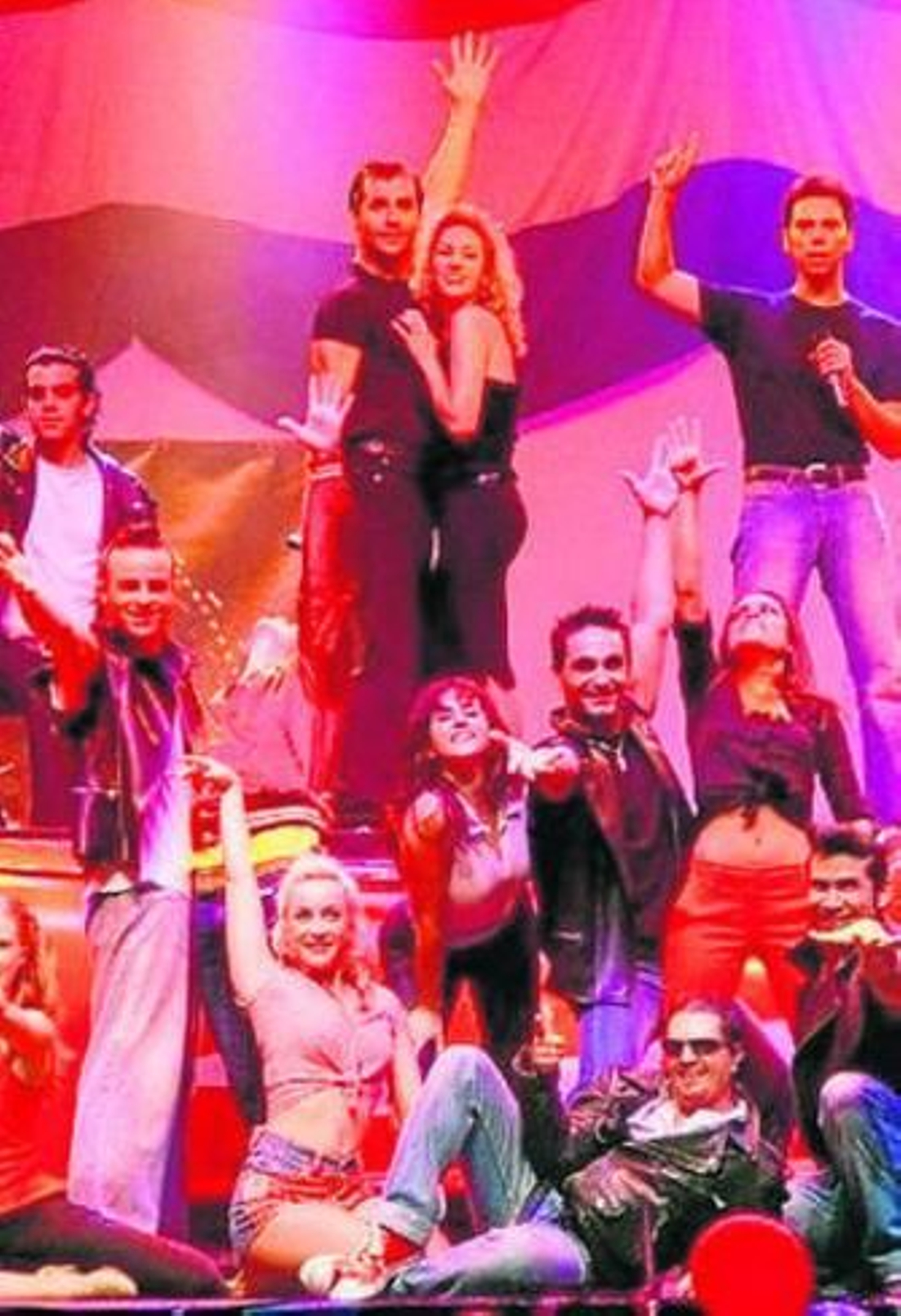 Parte del elenco de 'Brillantina'.