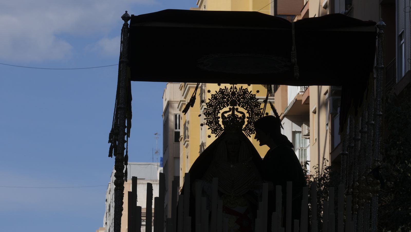 Fotogalería de la procesión de Coronación. Semana Santa Almería 2022.