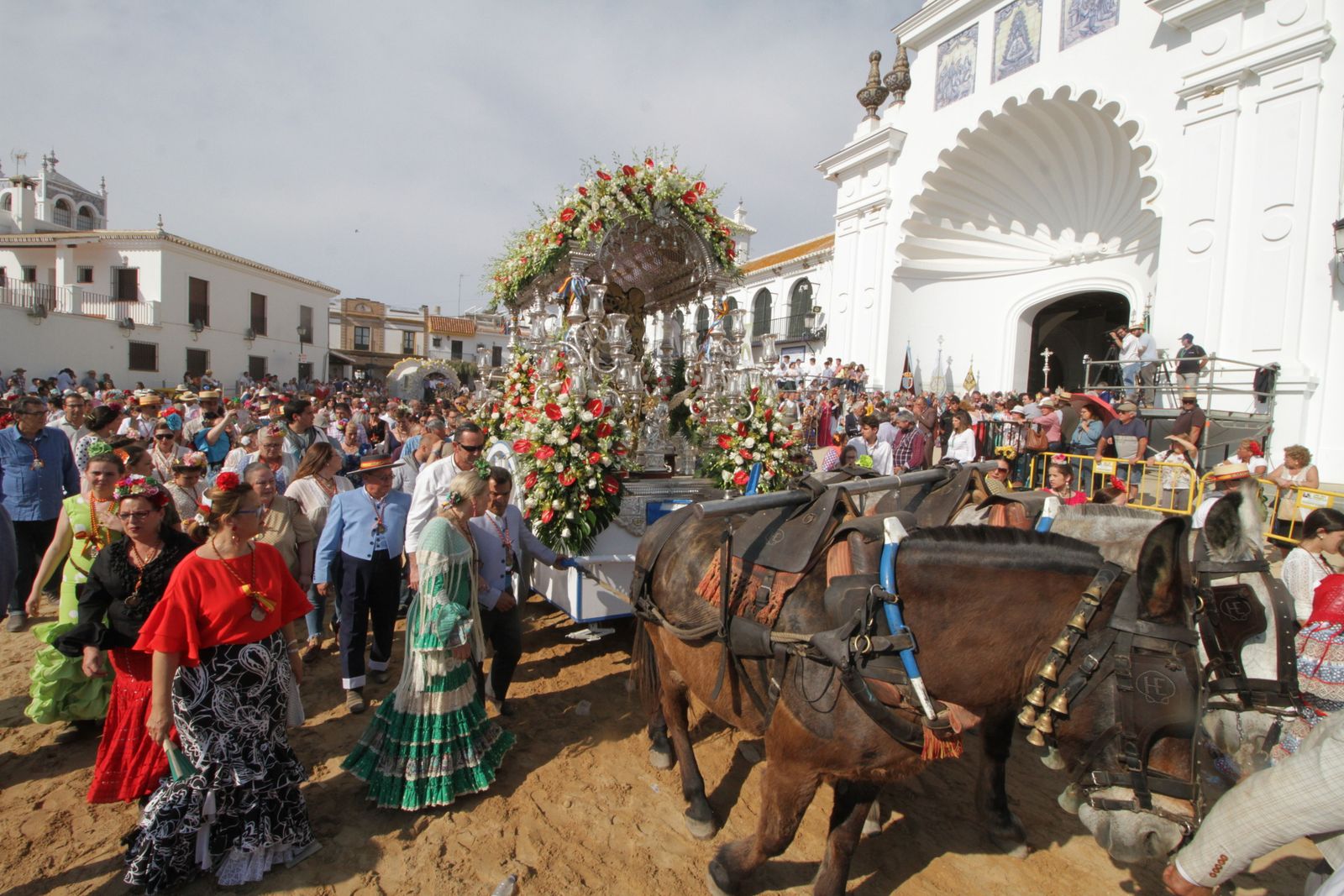Imágenes de la presentación de la Hermandad de Emigrantes