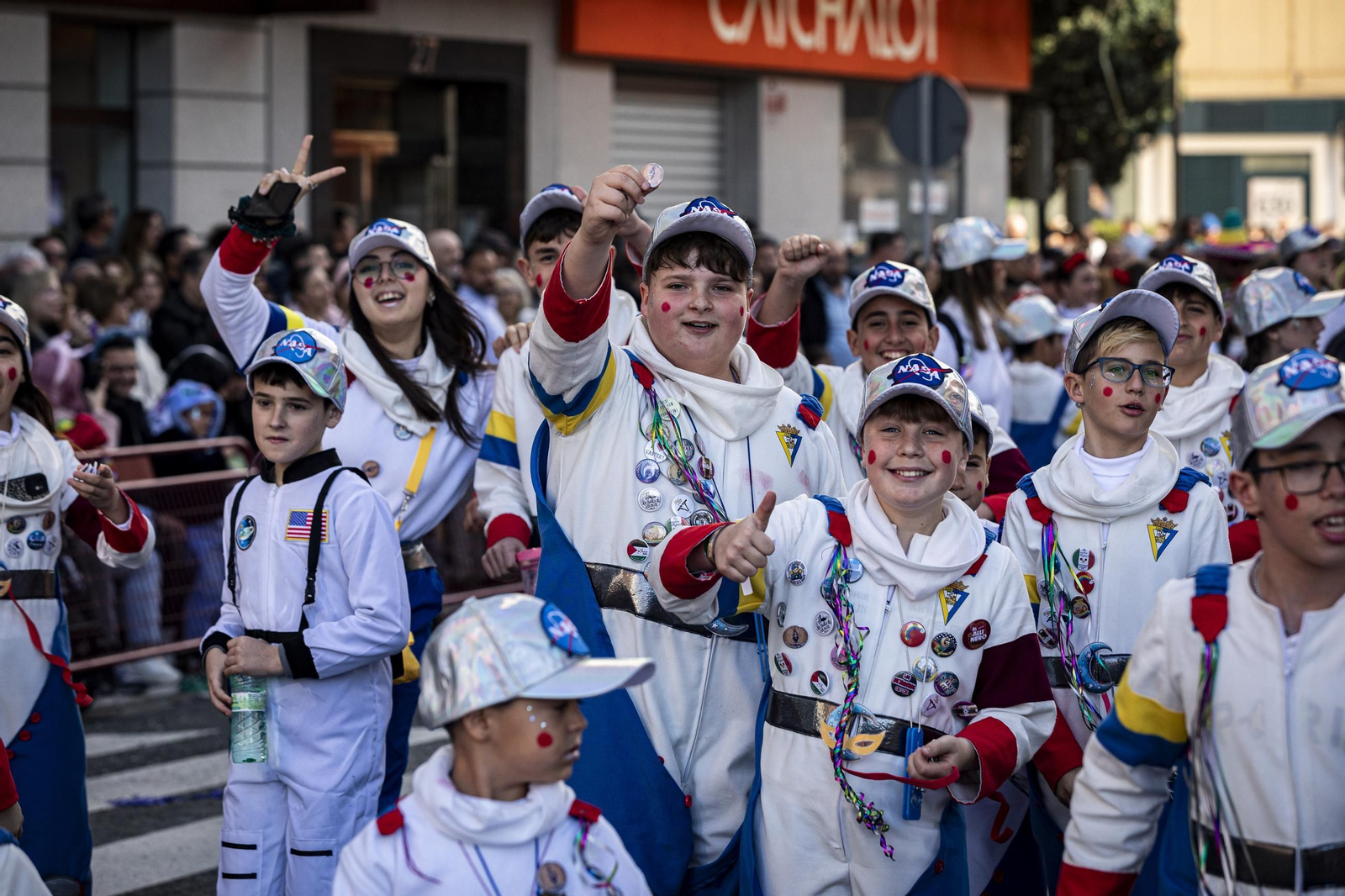 Búscate entre las mejores imágenes de la Cabalgata Magna
