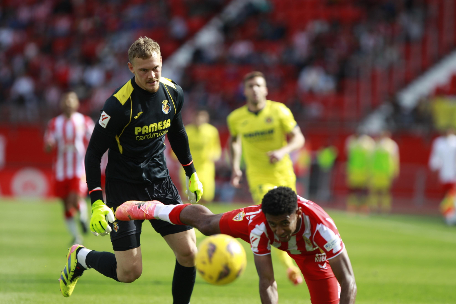 Las mejores imágenes del partido de fútbol U.D. Almería-Villarreal C.F.