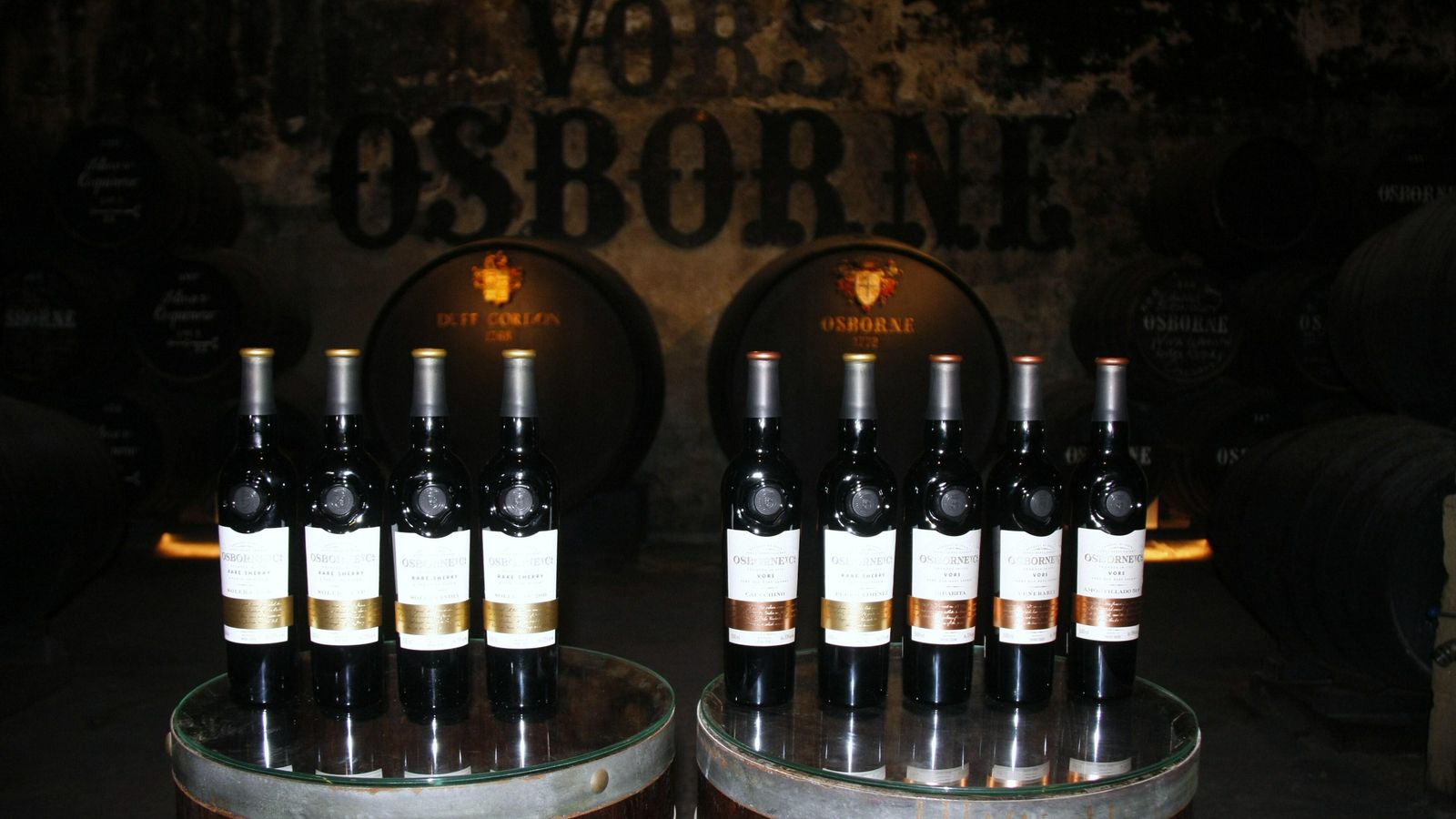Colección completa de vinos viejos de Osborne, la mayor del Marco de Jerez que integran diez VORS y Rare Sherry. Colección completa de vinos viejos de Osborne, la mayor del Marco de Jerez que integran diez VORS y Rare Sherry.