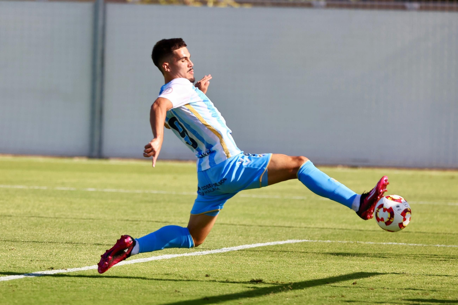 Chupete, en acción con el Atlético Malagueño.