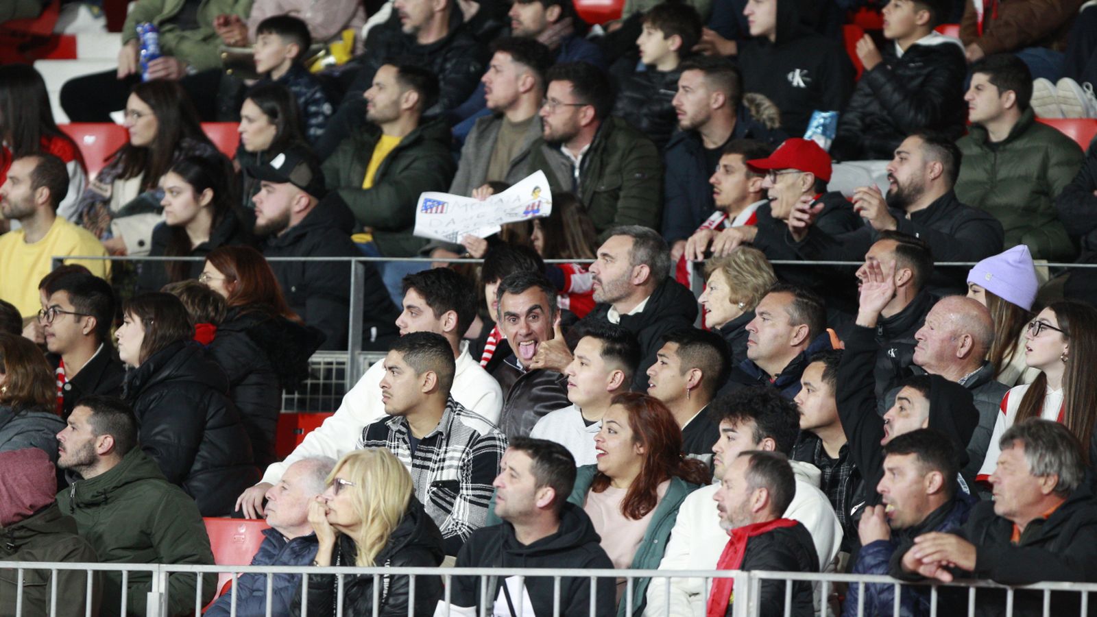 Los aficionados rojiblancos volverán al estadio 22 días después.