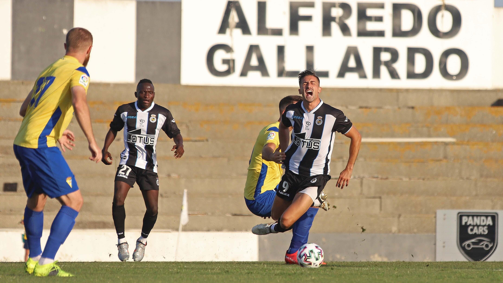 Las mejores fotos del Balona - Cádiz en La Línea