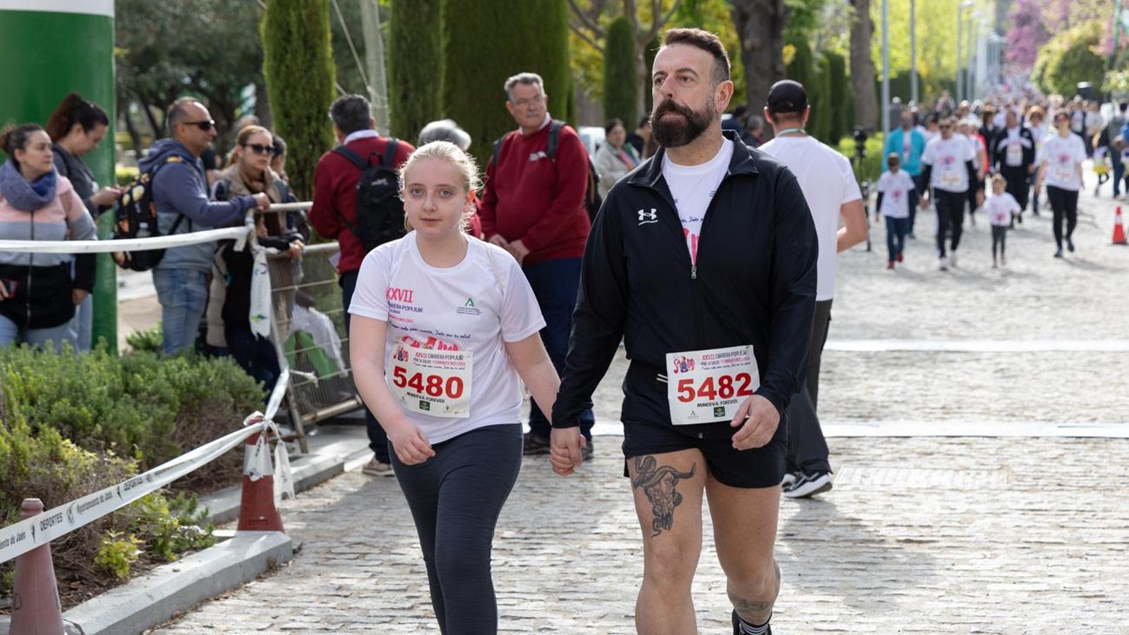 Más de 2.100 participantes corren para promover la salud en Jaén, en imágenes (1)