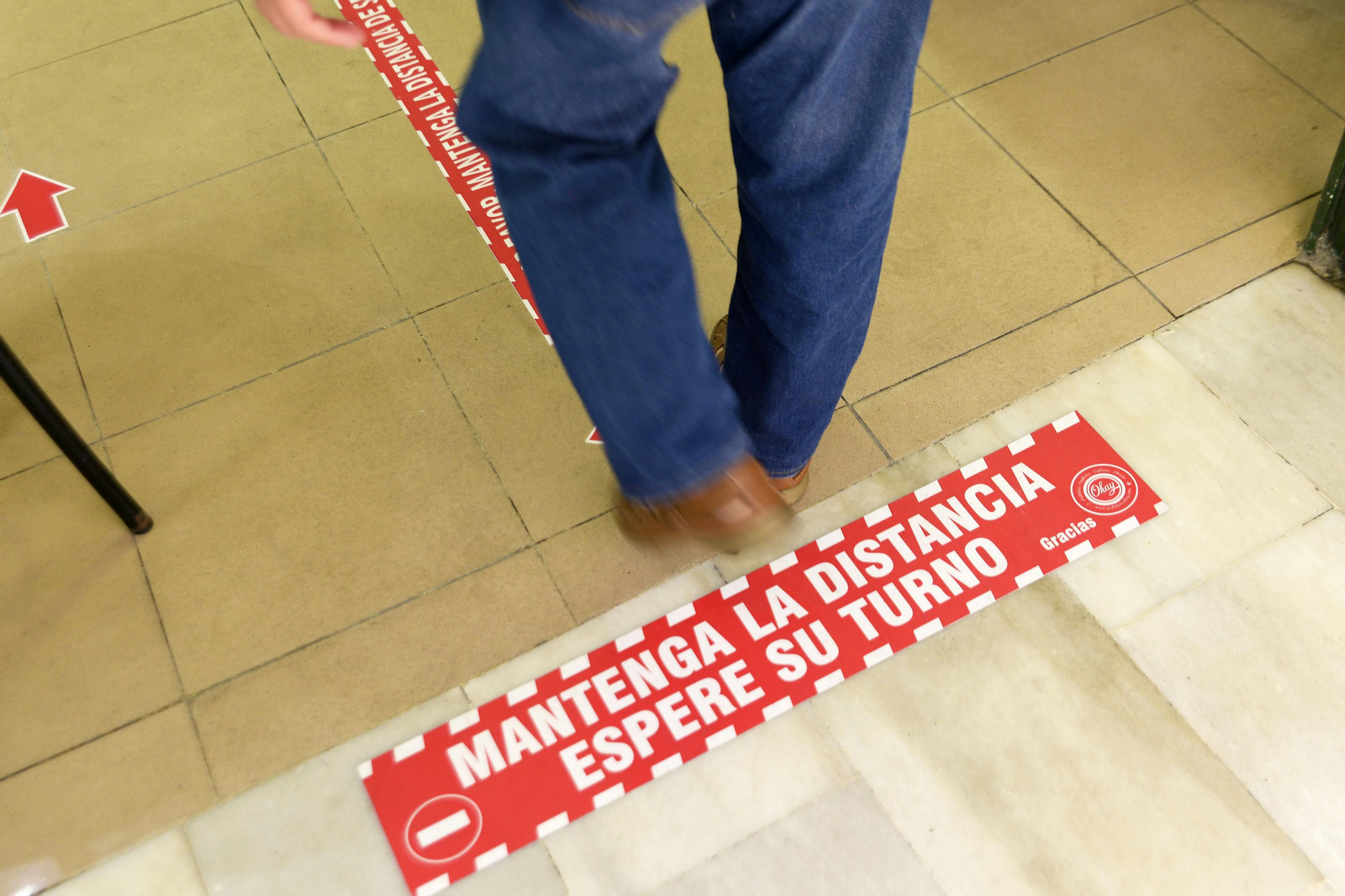 Fotos de bares y restaurantes de La Linea el primer dia de la fase 2