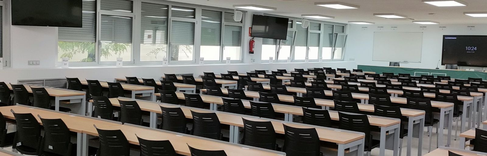 Un aula de la UNED en Sevilla.