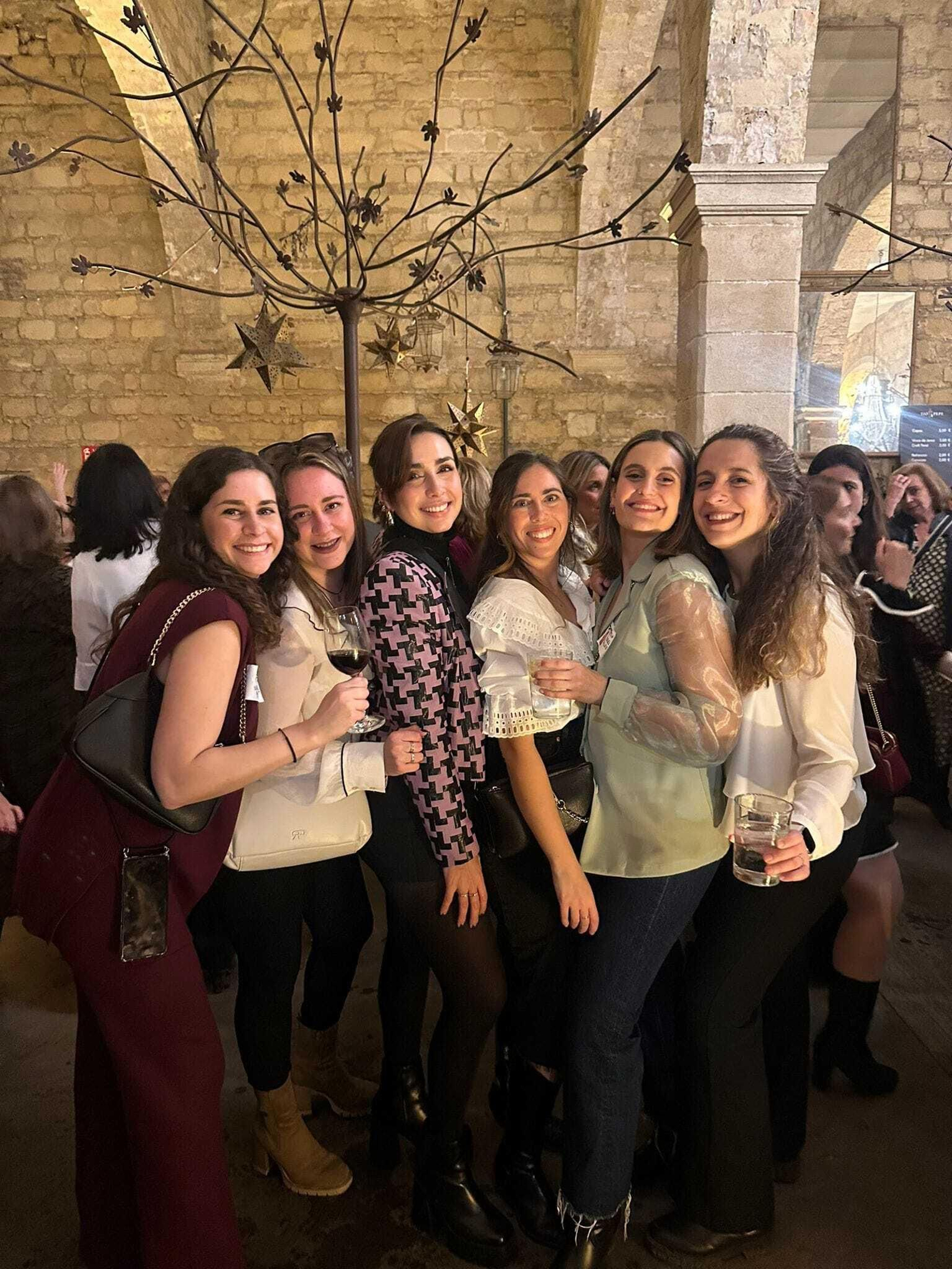 Así fue el gran encuentro por el 75 aniversario del colegio Jesús-María 'El Cuco' en Jerez Así fue el gran encuentro por el 75 aniversario del colegio Jesús-María 'El Cuco' en Jerez