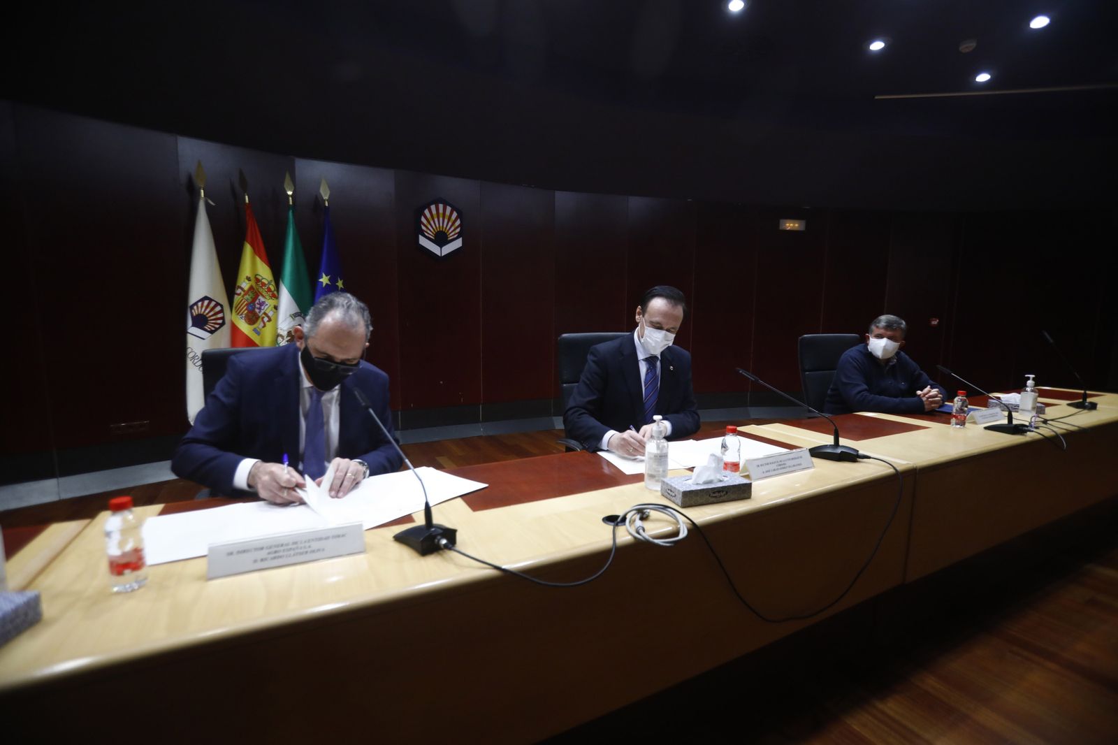 Firma del convenio de colaboración entre la UCO y la entidad Timac-Agro España.