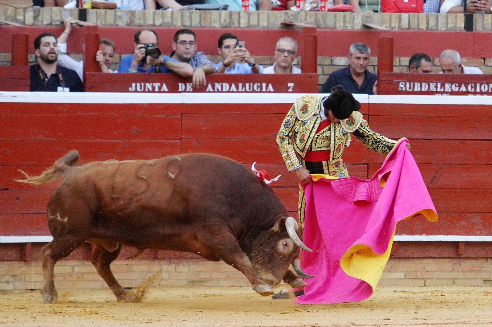 Imágenes de Morante de la Puebla durante la corrida de esta tarde en la Plaza de Toros La Merced