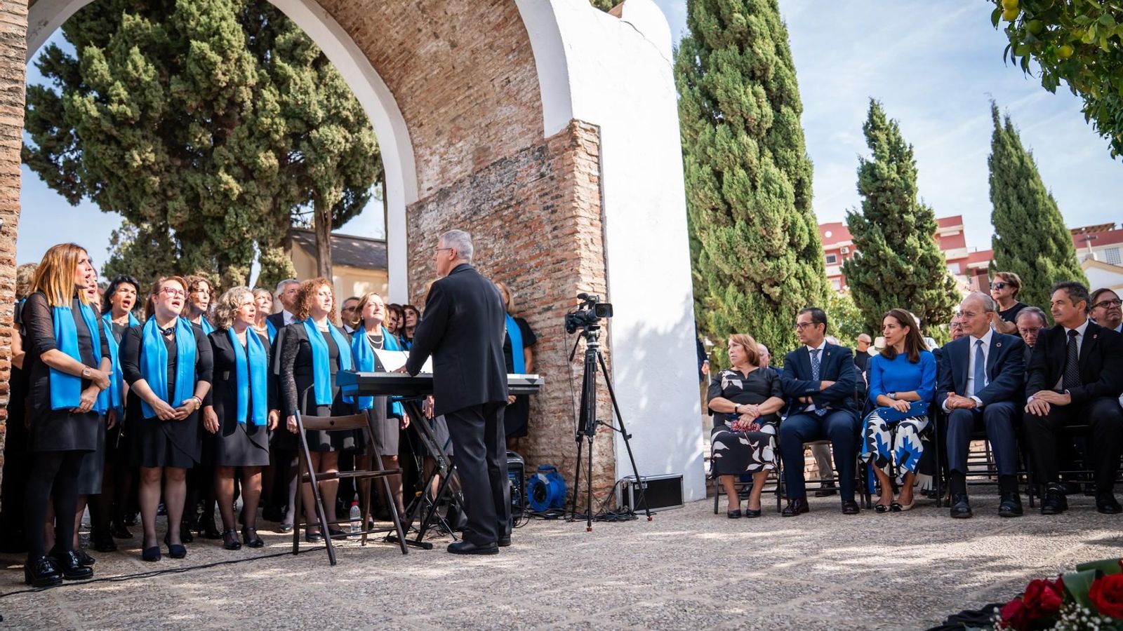 Homenaje al arquitecto Fernando Guerrero Strachan en el Cementerio de San Miguel