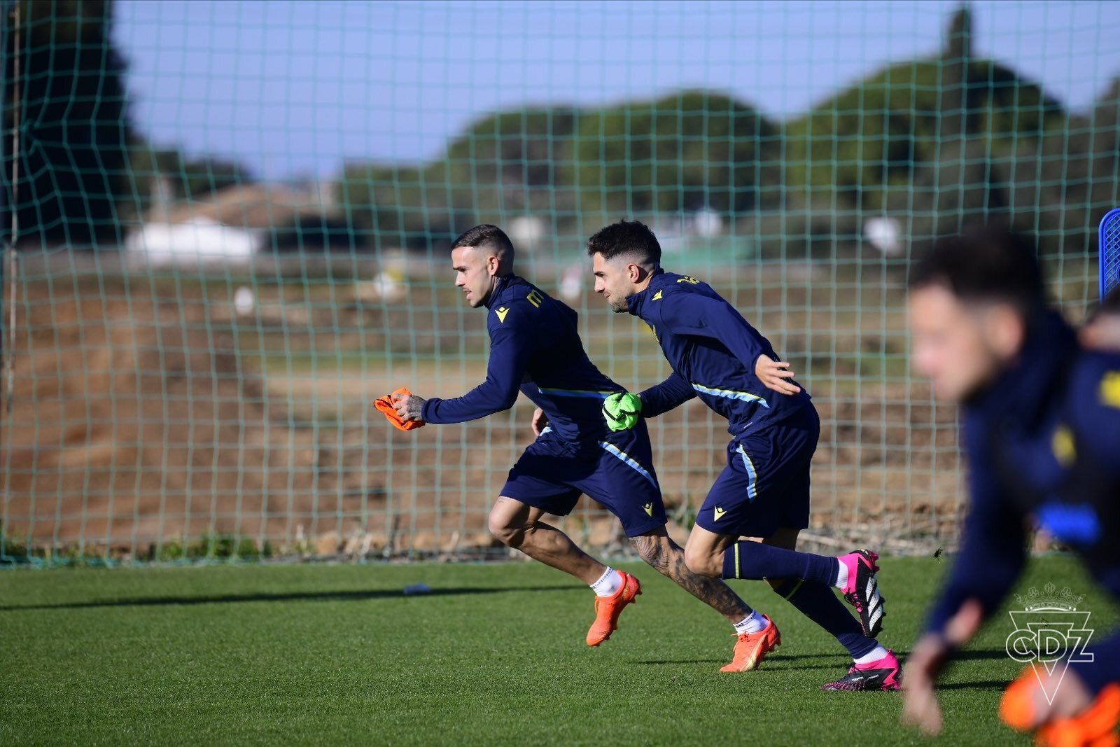 Roger arranca el primero en un ejercicio en el entreno de este viernes.