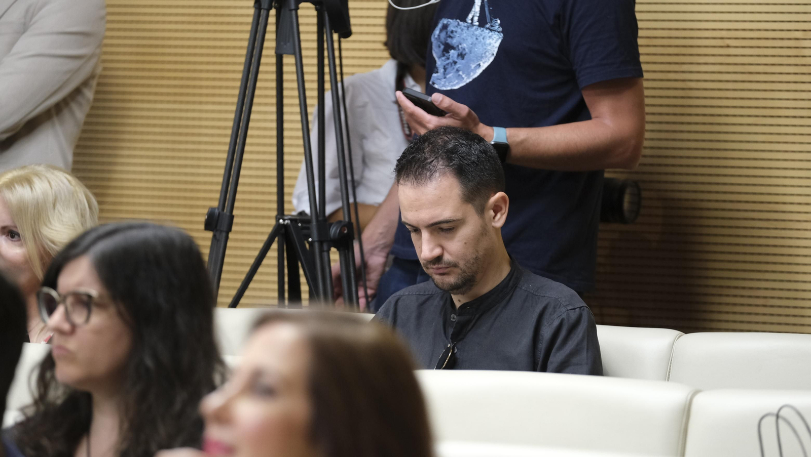 La Reina Sofía inaugura el I Congreso Internacional sobre ELA, en imágenes