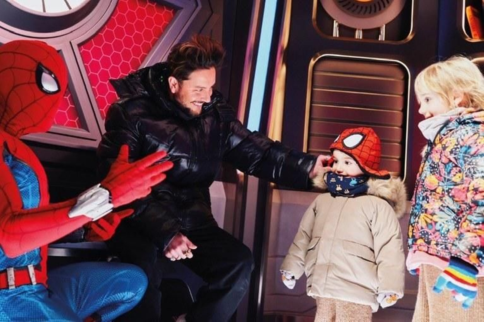 El entrañable viaje familiar de Manuel Carrasco a Disneyland Paris