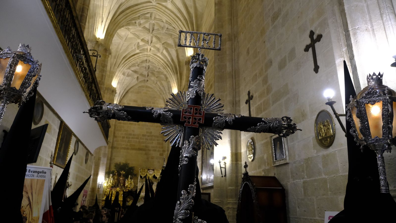 Las mejores imágenes del Santo Sepulcro, en Almería